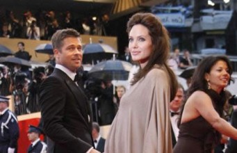 Angelina Jolie dio a luz, tuvo a sus bebes, dos niñas