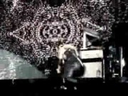Video de la caída de Madonna en concierto en Portugal